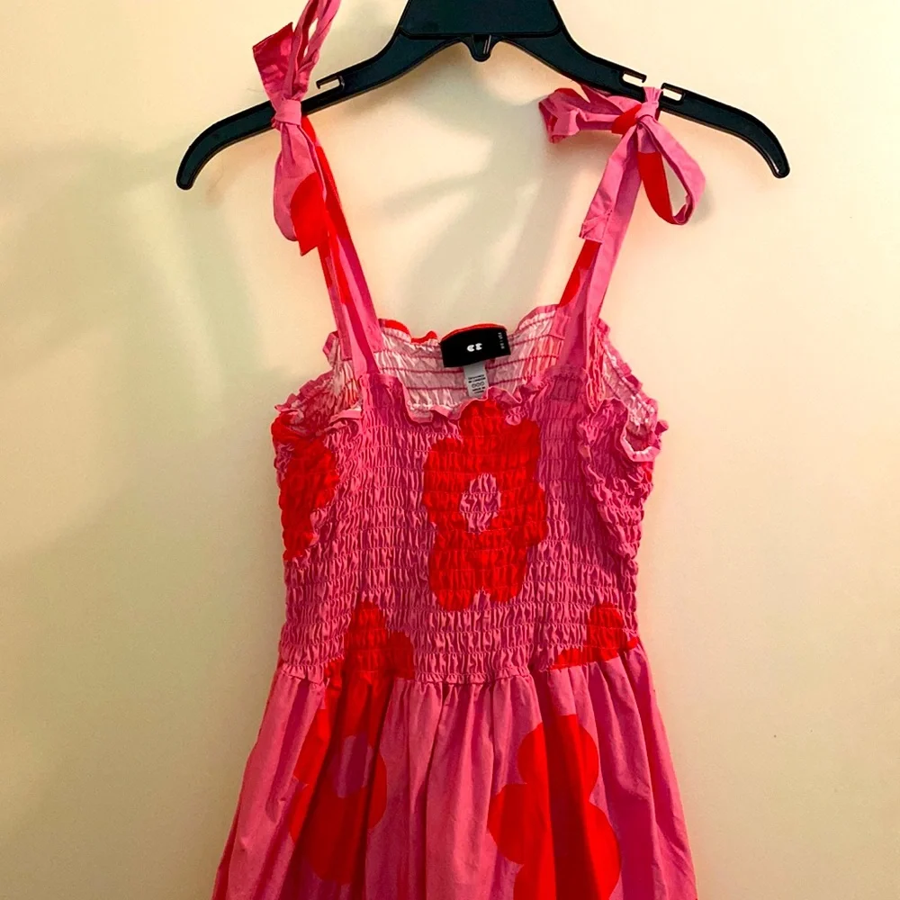 Pink and red floral smock midi dress - Lazy Oaf - Picture 1 of 3